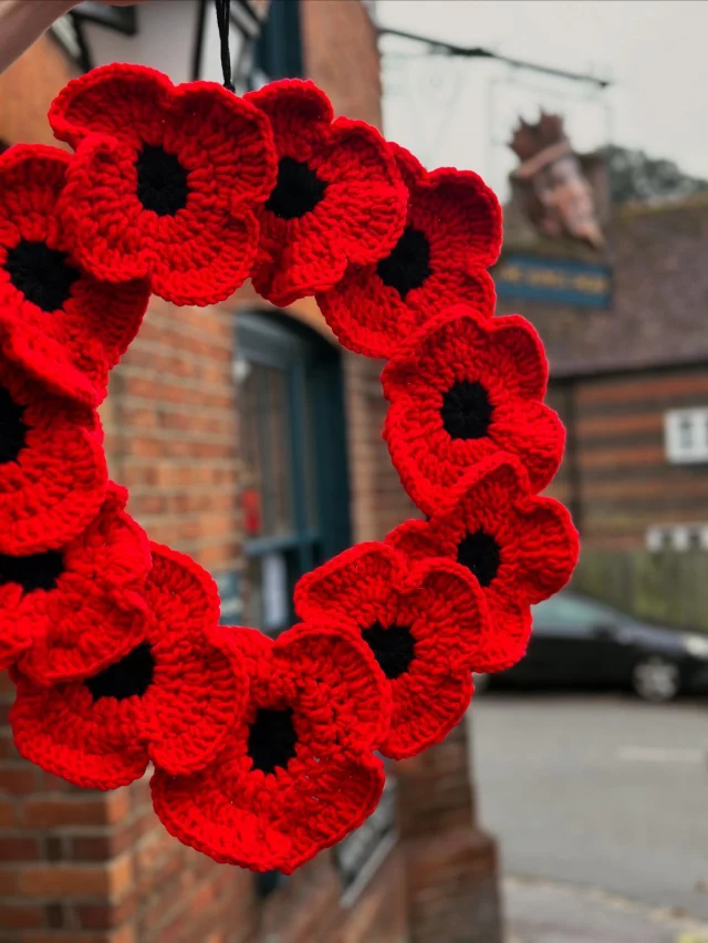 🌹We shall remember them, lest us forget🌹  We will be opening from 10am today, serving homemade doughnuts, tomato soup and Biddenden spiced cider. Service shall pause for a few minutes at 11am for our staff to pay their respects.