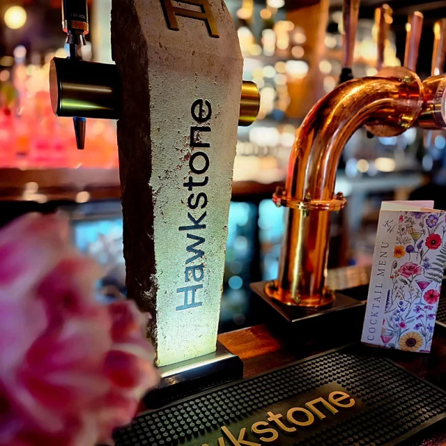 Get ready for the Easter egg hunt with drinks for everyone, kids and adults alike! 🥚🍹 

#drinks #Easter #Hunt #publife #hawkstone