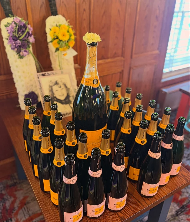 🚨This is not a false alarm.. The King’s Head is completely dry of Veuve Cliquot..🍾 Don’t panic, we have plenty of chilled alternatives🥂. Albeit on a sad occasion, we held quite a remarkable wake for a very special lady, who meant a lot to us.🦋 It takes a special kind of person to conquer all of these bubbles, hope we did you proud cuz💜